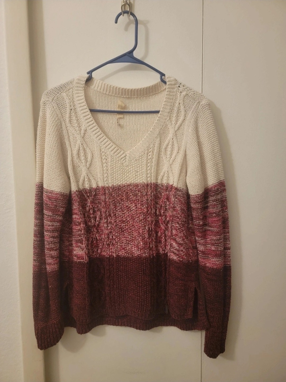 Hollister Cream and Burgundy Ombre Cable Knit V-Neck Sweater